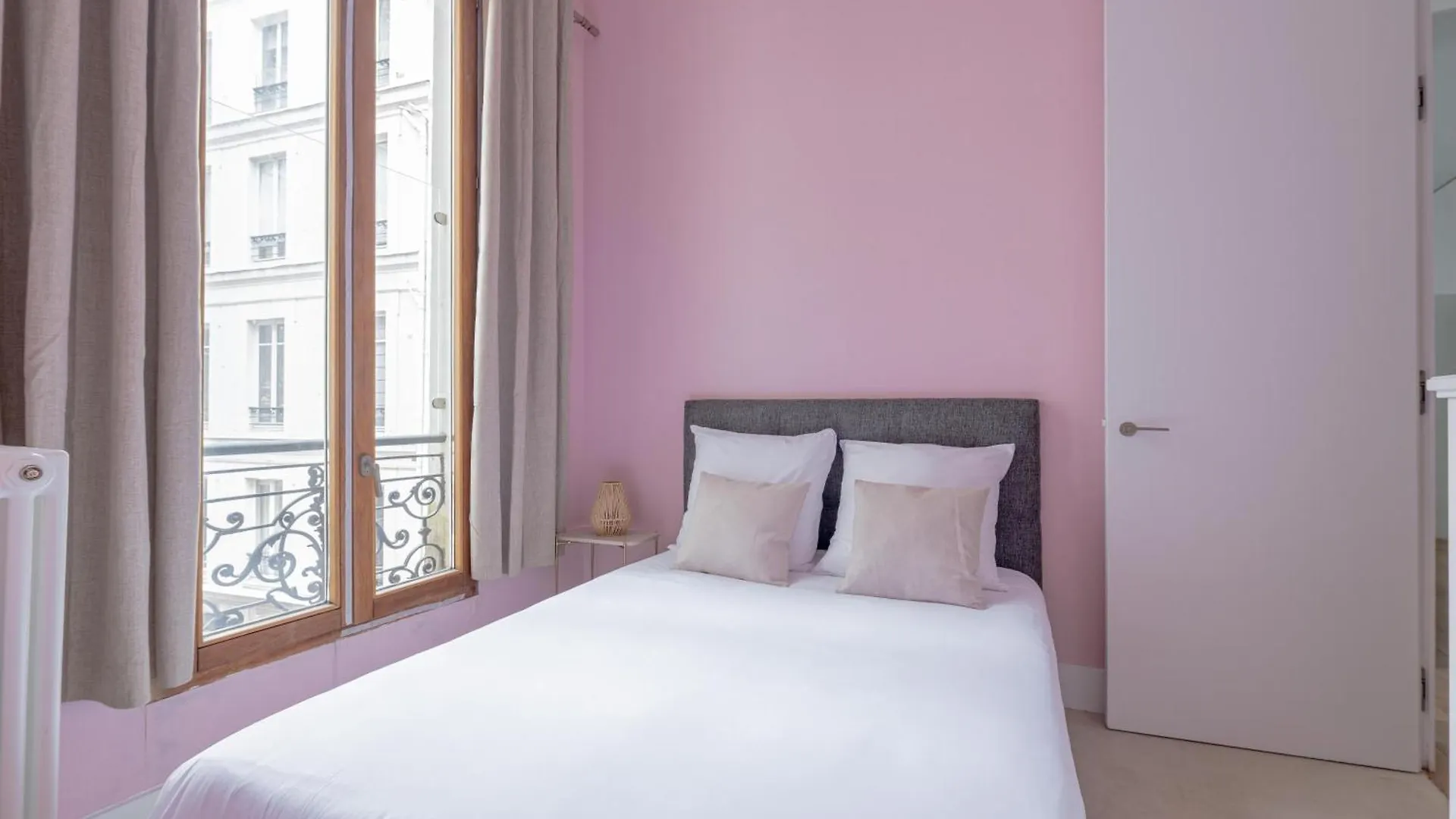 Beautiful Duplex Heart Of Paris Apartment